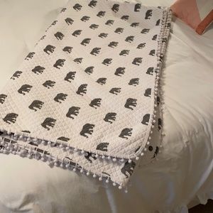 Full Sized reversible bedding
